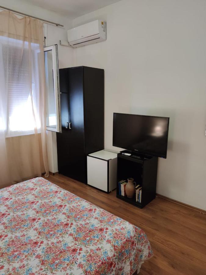 Private Accommodation Raspudic Сплит Екстериор снимка