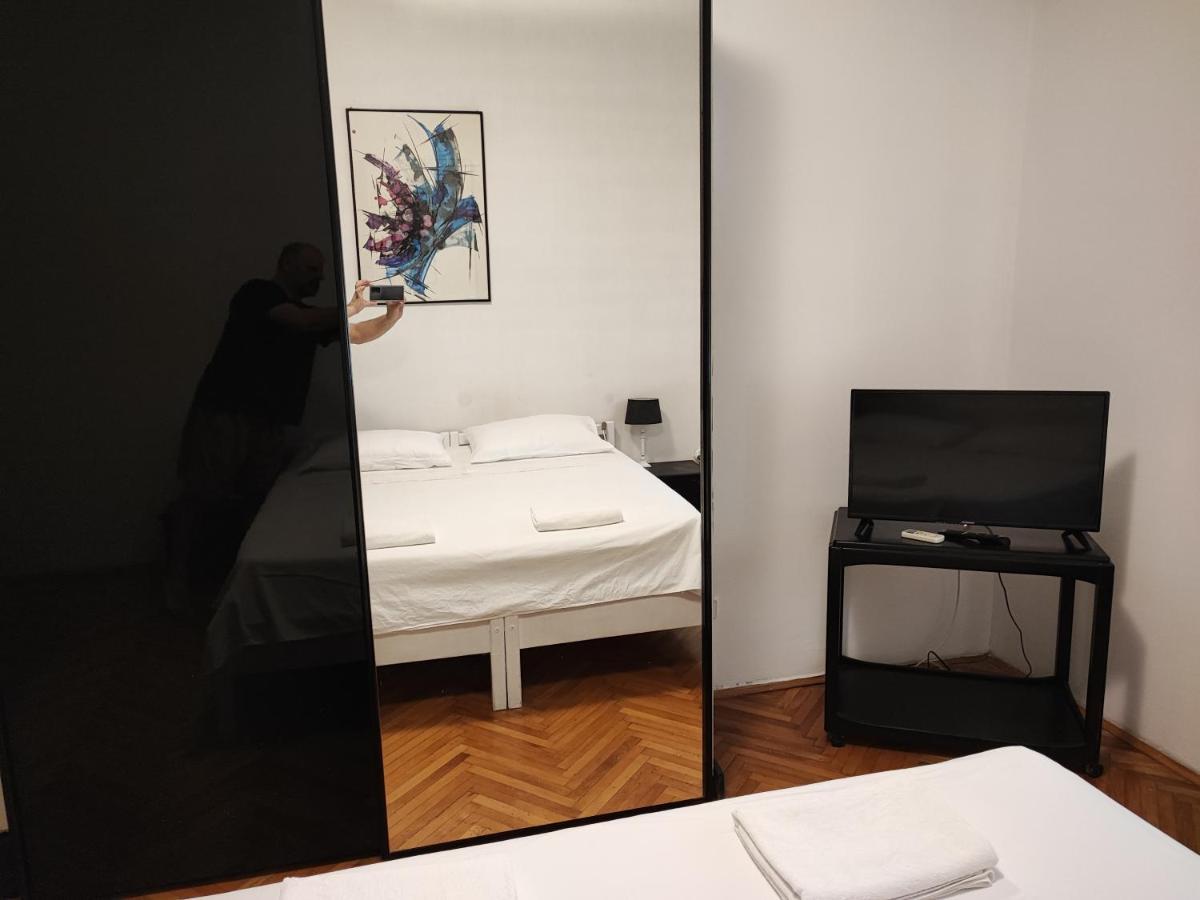Private Accommodation Raspudic Сплит Екстериор снимка