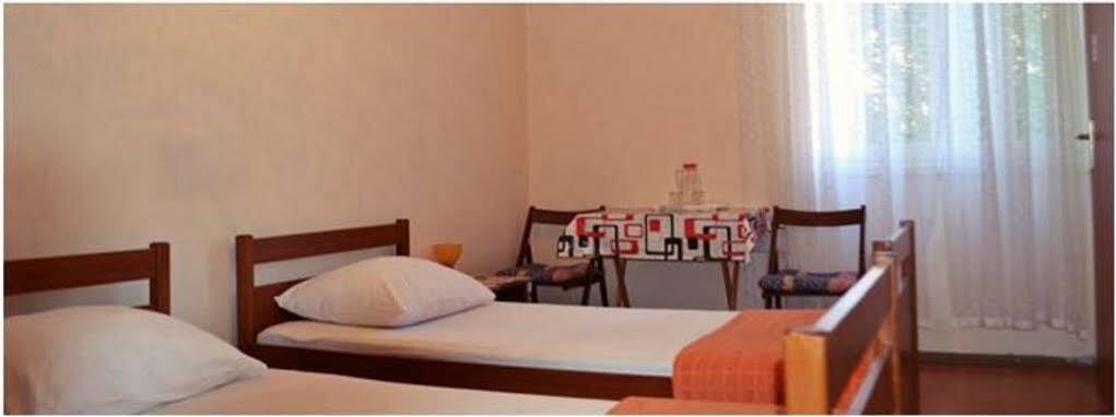 Private Accommodation Raspudic Сплит Екстериор снимка